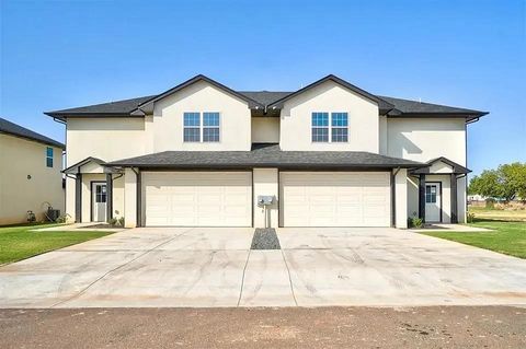 Photo of 616 Abadan Drive, Edmond, OK 73003 (MLS # 1232470)