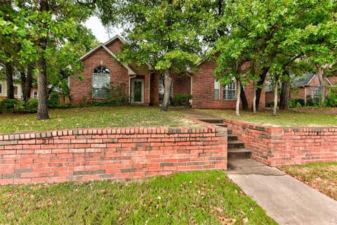 Photo of 9 N Crosstimber Trail, Edmond, OK 73034 (MLS # 1245292)