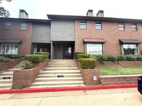 Photo of 11300 N Pennsylvania Avenue #120, Oklahoma City, OK 73120 (MLS # 1251671)