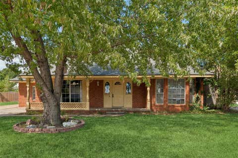 Photo of 3705 N Cromwell Avenue, Oklahoma City, OK 73112 (MLS # 1241018)