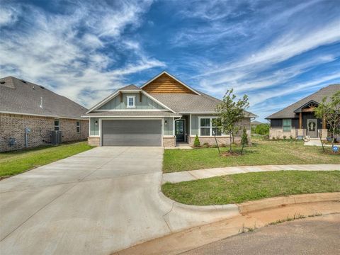 Photo of 12513 Dolche Vita Drive, Yukon, OK 73099 (MLS # 1225333)