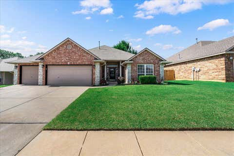Photo of 11008 NW 104th Terrace, Yukon, OK 73099 (MLS # 1237166)