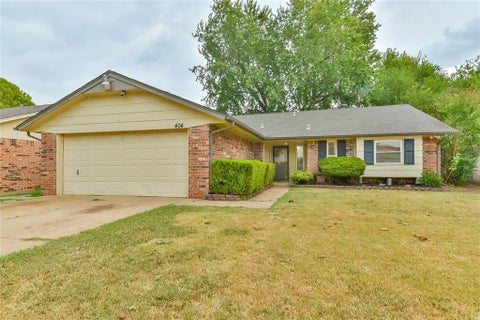 Photo of 404 S Bouziden Drive, Moore, OK 73160 (MLS # 1237312)
