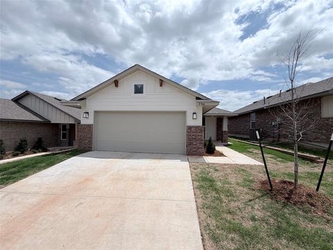 Photo of 2916 NW 196th Place, Edmond, OK 73012 (MLS # 1228946)
