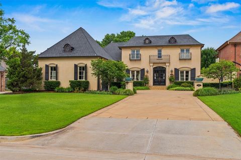 Photo of 6415 N Pennsylvania Avenue, Nichols Hills, OK 73116 (MLS # 1232894)