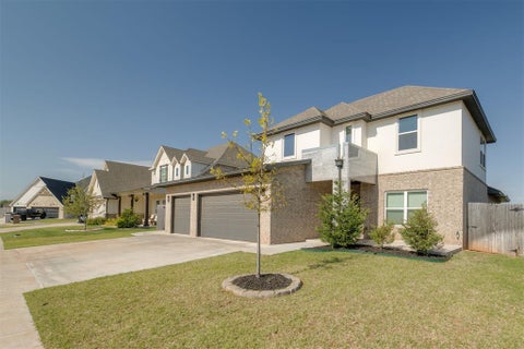 Photo of 409 Carlow Way, Yukon, OK 73099 (MLS # 1243279)