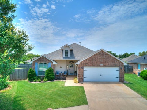 Photo of 10037 SW 25th Street, Yukon, OK 73099 (MLS # 1238854)