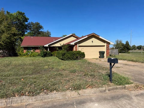 Photo of 601 Timber Ridge Drive, Tecumseh, OK 74873 (MLS # 1245102)