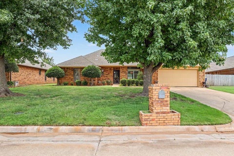 Photo of 2629 SW 108th Street, Oklahoma City, OK 73170 (MLS # 1222001)