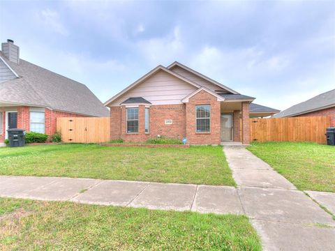 Photo of 1309 SW 24th Street, Moore, OK 73170 (MLS # 1230550)