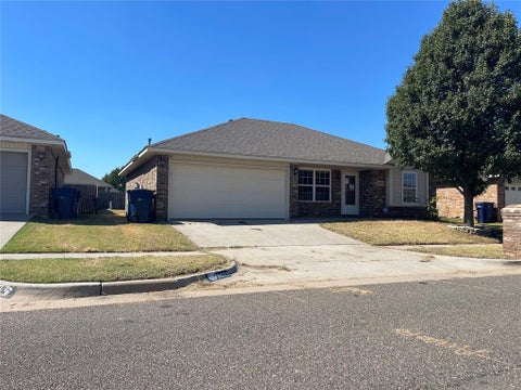 Photo of 8033 Erryn Lane, Oklahoma City, OK 73135 (MLS # 1252828)