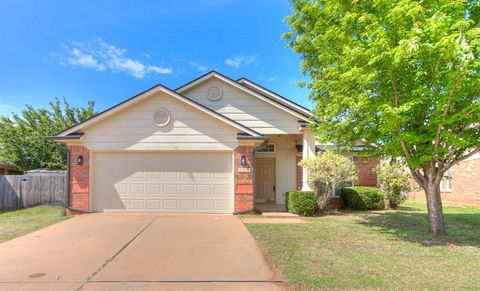 Photo of 2829 NW 182nd Street, Edmond, OK 73012 (MLS # 1227036)