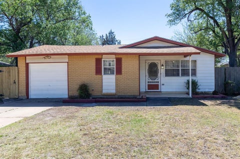 Photo of 526 NW Glendale Drive, Lawton, OK 73507 (MLS # 1252687)