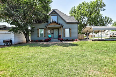 Photo of 1823 W Mansur Ave, Guthrie, OK 73044 (MLS # 1229044)