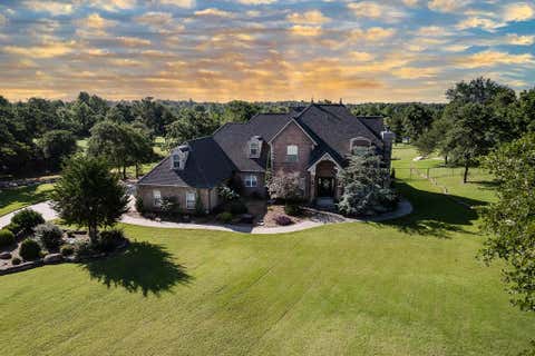 Photo of 180 Misty Morning Drive, Choctaw, OK 73020 (MLS # 1237196)