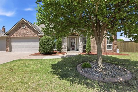 Photo of 2501 NW 153rd Street, Edmond, OK 73013 (MLS # 1228628)