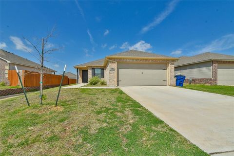 Photo of 1316 Chuck Wagon Drive, El Reno, OK 73036 (MLS # 1224024)