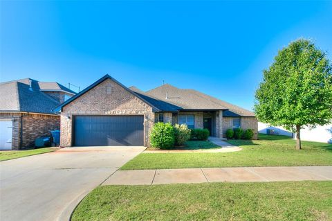 Photo of 12712 NW 5th Street, Yukon, OK 73099 (MLS # 1228907)