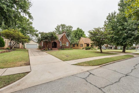 Photo of 308 E 5th Street, Edmond, OK 73034 (MLS # 1252842)