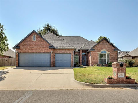 Photo of 13150 Red Oak Drive, Choctaw, OK 73020 (MLS # 1238935)