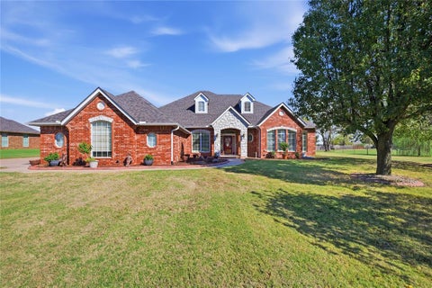 Photo of 1374 Hidden Valley Lane, Choctaw, OK 73020 (MLS # 1253172)