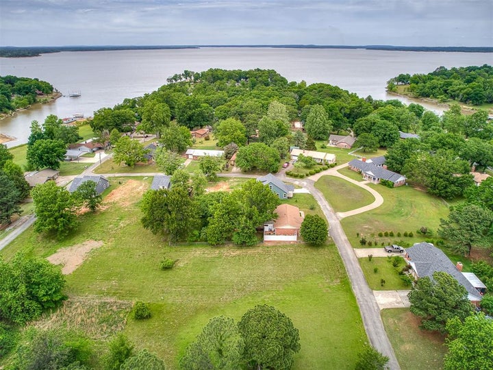 Photo 1 of 33 — 1749 Rockford Drive, Eufaula, OK 74432