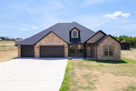 Photo of 2433 Raven Circle, Blanchard, OK 73010 (MLS # 1250502)