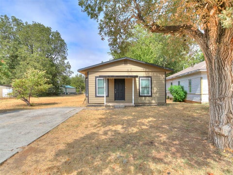 Photo of 1108 W Hayes Street, El Reno, OK 73036 (MLS # 1250602)