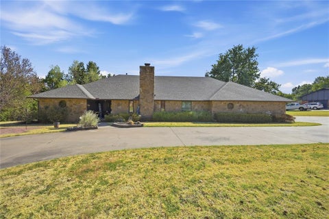 Photo of 1305 Mockingbird Lane, Guthrie, OK 73044 (MLS # 1249048)