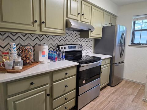 Photo of 14401 N Pennsylvania Avenue #4G, Oklahoma City, OK 73134 (MLS # 1237901)