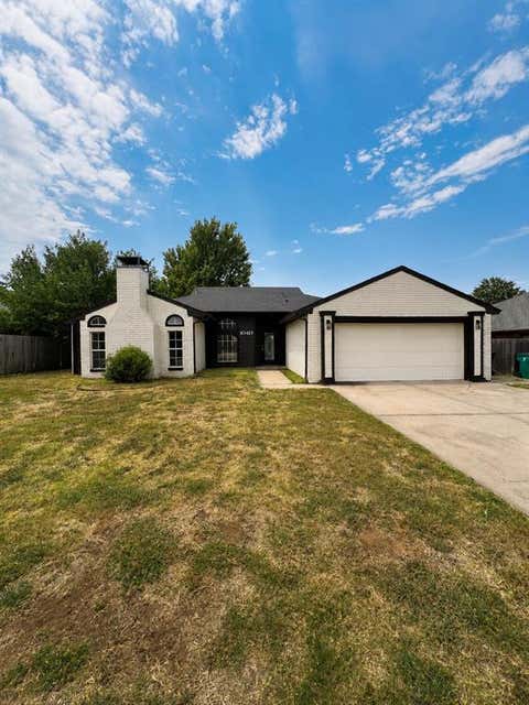Photo of 10413 Doris Place, Oklahoma City, OK 73162 (MLS # 1245816)