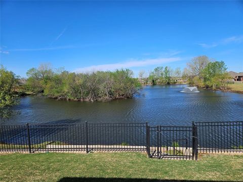 Photo of 7605 NW Meadow Lake Drive, Yukon, OK 73099 (MLS # 1225288)