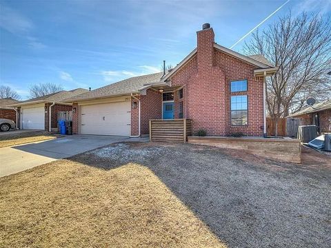 Photo of 2912 Canyon Oaks Court, Norman, OK 73071 (MLS # 1229950)