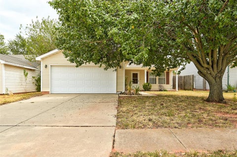 Photo of 1209 Briar Patch Way, Norman, OK 73071 (MLS # 1248890)