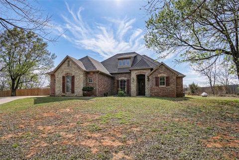 Photo of 24995 Tanglewood Drive, Blanchard, OK 73010 (MLS # 1221412)