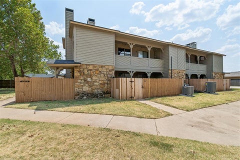 Photo of 14343 N Pennsylvania Avenue #38E, Oklahoma City, OK 73134 (MLS # 1241493)