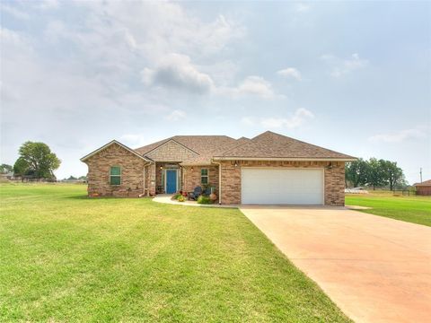 Photo of 1395 County Street 2966, Blanchard, OK 73010 (MLS # 1230104)
