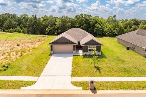 Photo of 4680 Lincoln Landing, Harrah, OK 73045 (MLS # 1238608)