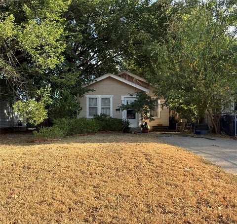 Photo of 3025 NW 20th Street, Oklahoma City, OK 73107 (MLS # 1246085)