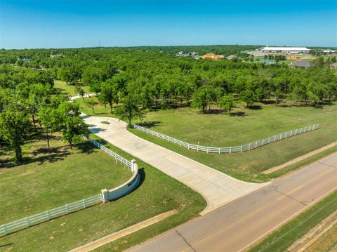 Photo of 9633 Creek View Road, Guthrie, OK 73044 (MLS # 1253353)
