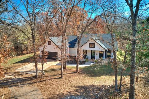 Photo of 5470 E Rock Creek Road, Norman, OK 73026 (MLS # 1235216)