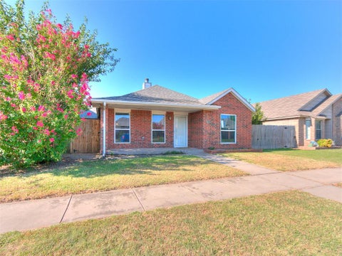Photo of 1402 SW 23rd Street, Moore, OK 73170 (MLS # 1243332)