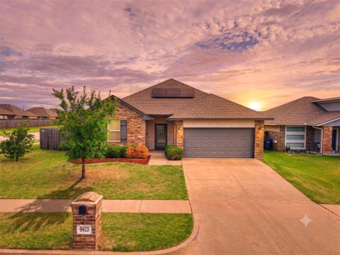 Photo of 9433 NW 91st Street, Yukon, OK 73099 (MLS # 1234136)