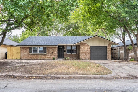 Photo of 2521 N Redmond Avenue, Oklahoma City, OK 73127 (MLS # 1252266)