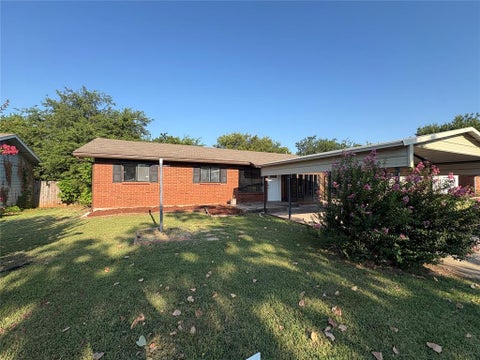 Photo of 2605 Queensbury Road, Moore, OK 73160 (MLS # 1246692)