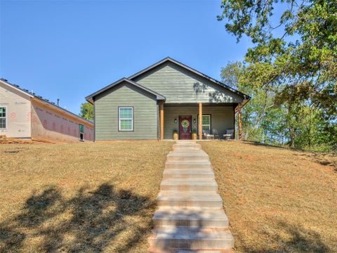 Photo of 712 E Lincoln Avenue, Guthrie, OK 73044 (MLS # 1243252)