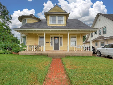 Photo of 623 E Warner Avenue, Guthrie, OK 73044 (MLS # 1242927)