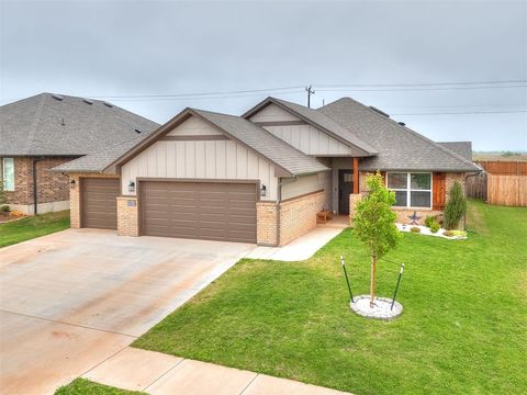 Photo of 12009 NW 121st Circle, Yukon, OK 73099 (MLS # 1225230)