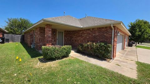 Photo of 913 SW 37th Street #915, Moore, OK 73160 (MLS # 1223906)