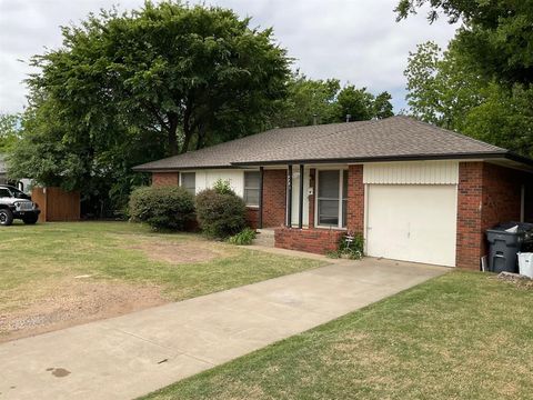 Photo of 4701 N MacArthur Boulevard, Warr Acres, OK 73122 (MLS # 1230163)